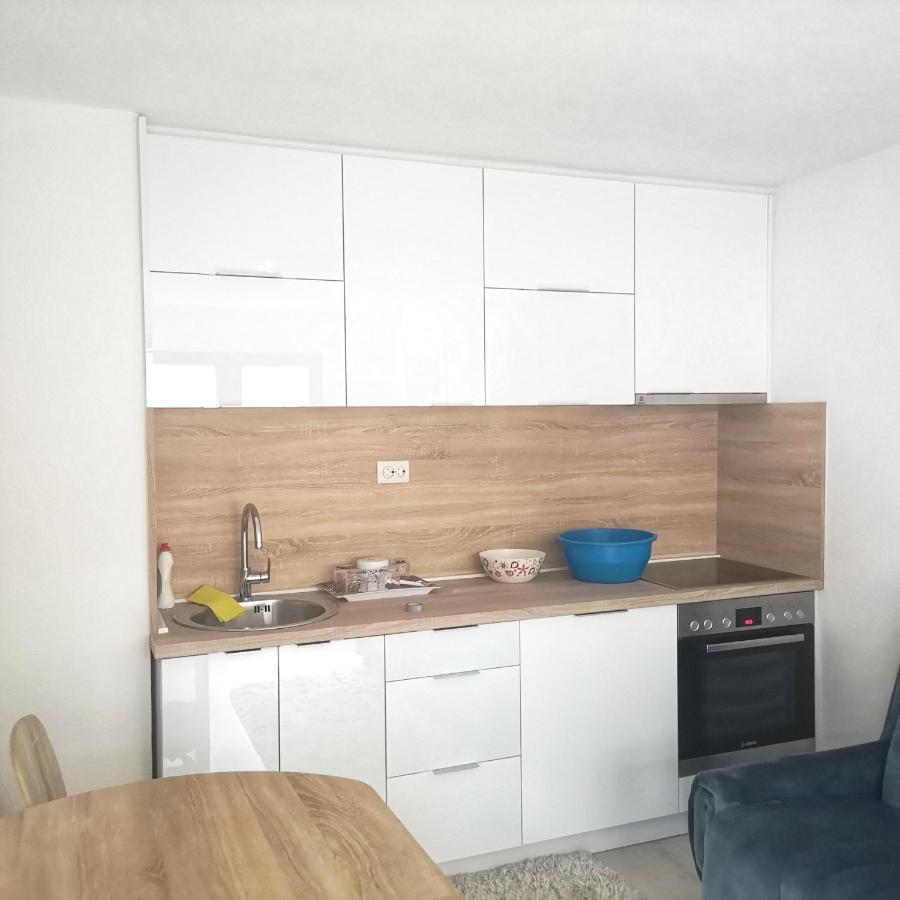 Family Apartment With Garden Saraievo Exterior foto