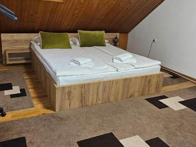 Family Apartment With Garden Saraievo Exterior foto