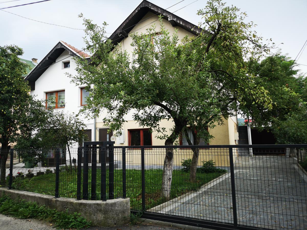 Family Apartment With Garden Saraievo Exterior foto