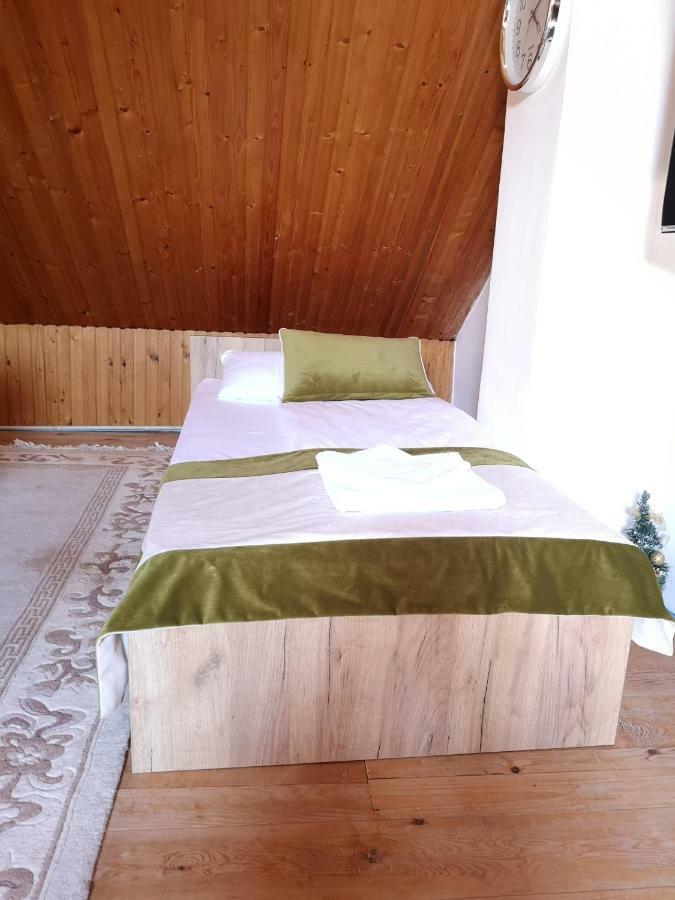 Family Apartment With Garden Saraievo Exterior foto
